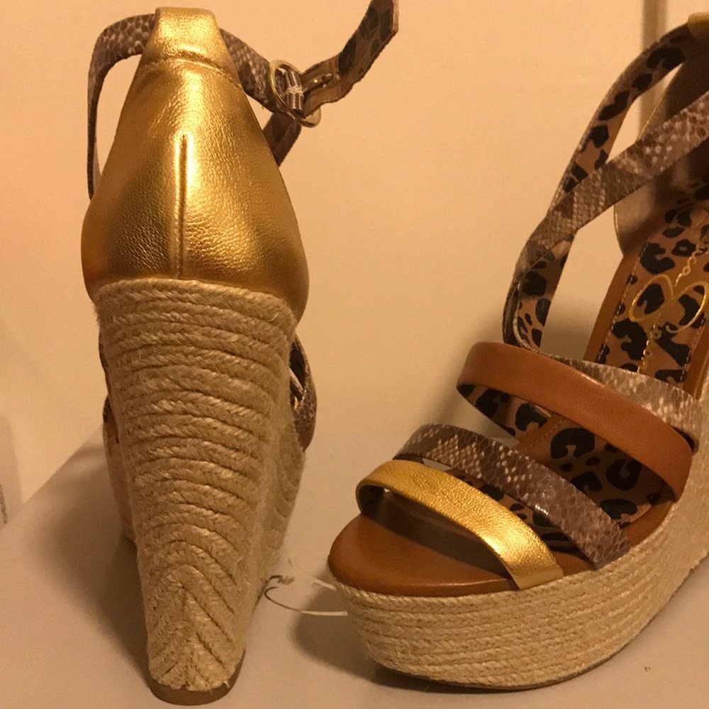 Sandals - Picture 3 of 4